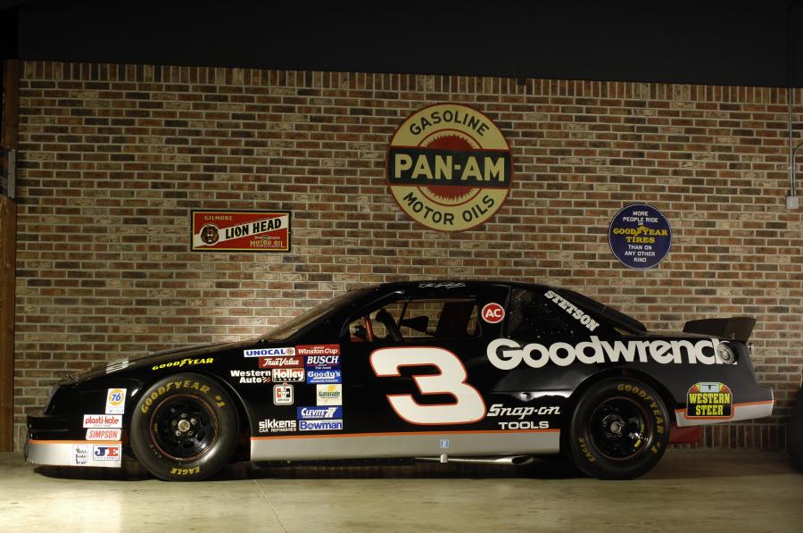  Chevrolet Lumina NASCAR Winston Cup Race Car 1994 года  (фото 2 из 2)